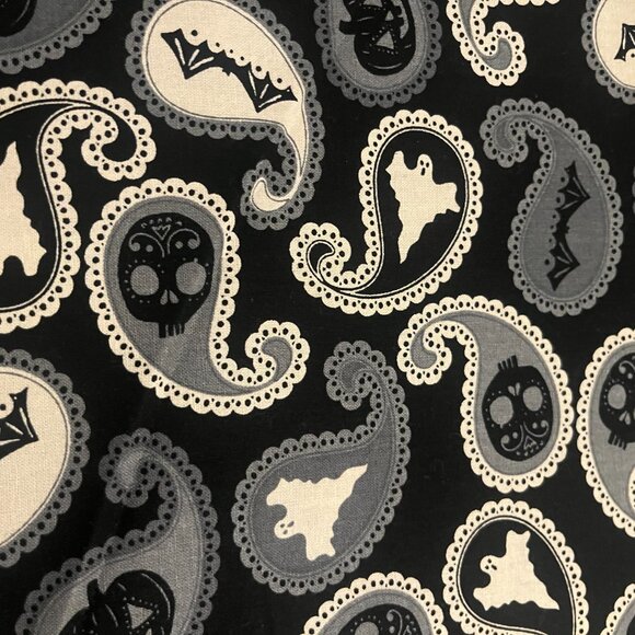 Spooky HALLOWEEN PAISLEY Handmade Cotton Pillowcase fits a Standard/Queen - Picture 2 of 3